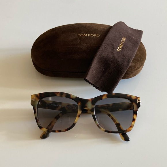 Tom Ford Accessories - Tom Ford Lauren Tortoise Sunglasses With Sunglasses case and cloth EUC